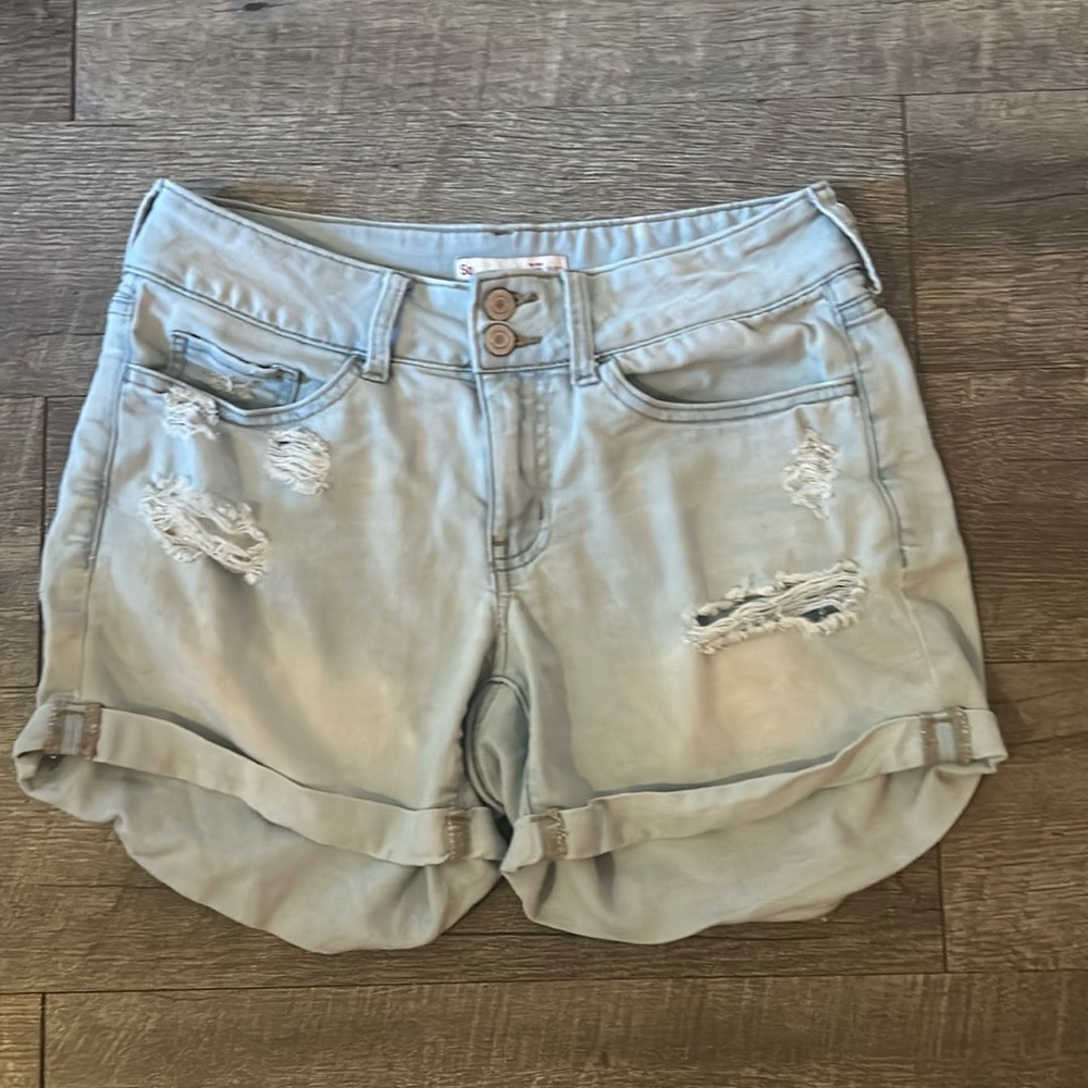 Women Shorts " SO" Low Rise Favorite Midi Size 5 /27‎ stretch
